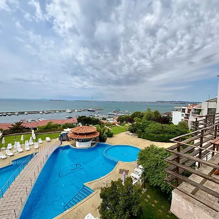 Marina - Diamond Complex Szveti Vlasz